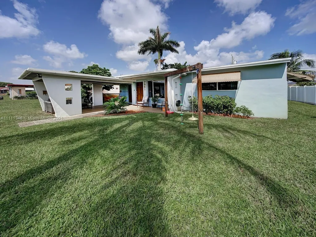 7561 Eaton Street Hollywood FL 33024
