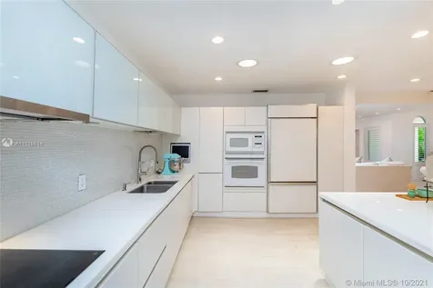 145 Hampton Lane Key Biscayne FL 33149