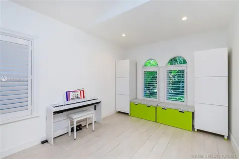145 Hampton Lane Key Biscayne FL 33149