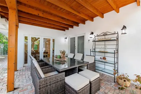 145 Hampton Lane Key Biscayne FL 33149