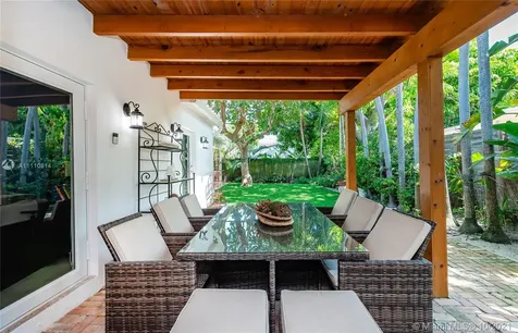 145 Hampton Lane Key Biscayne FL 33149
