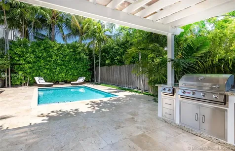 145 Hampton Lane Key Biscayne FL 33149