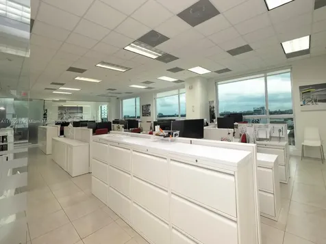 175 SW 7th Street Miami FL 33130