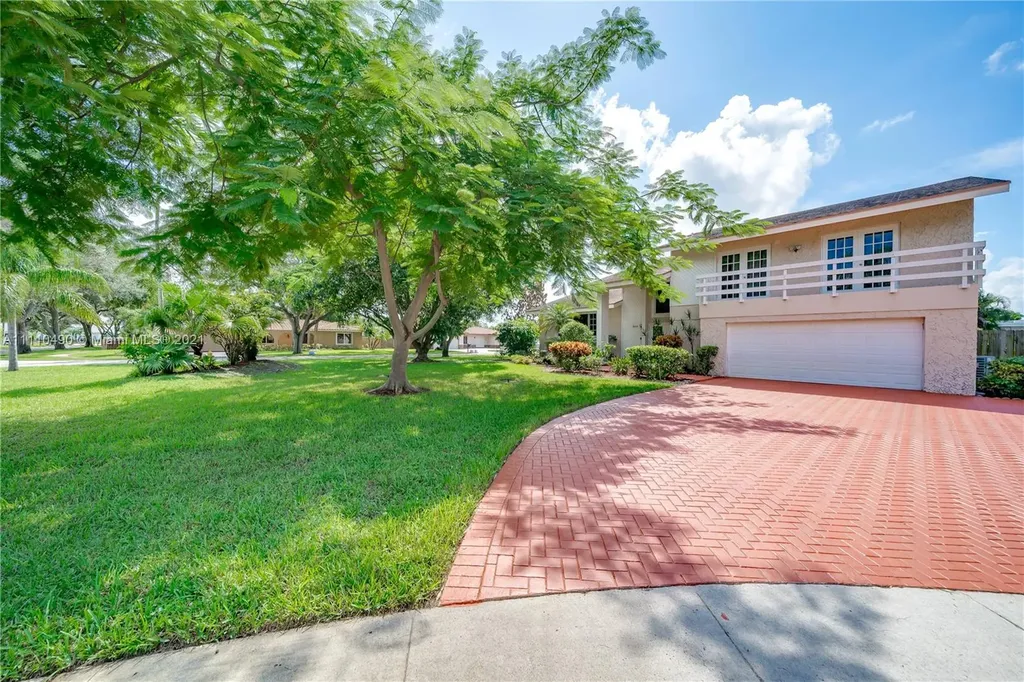 5460 SW 17th Street Plantation FL 33317