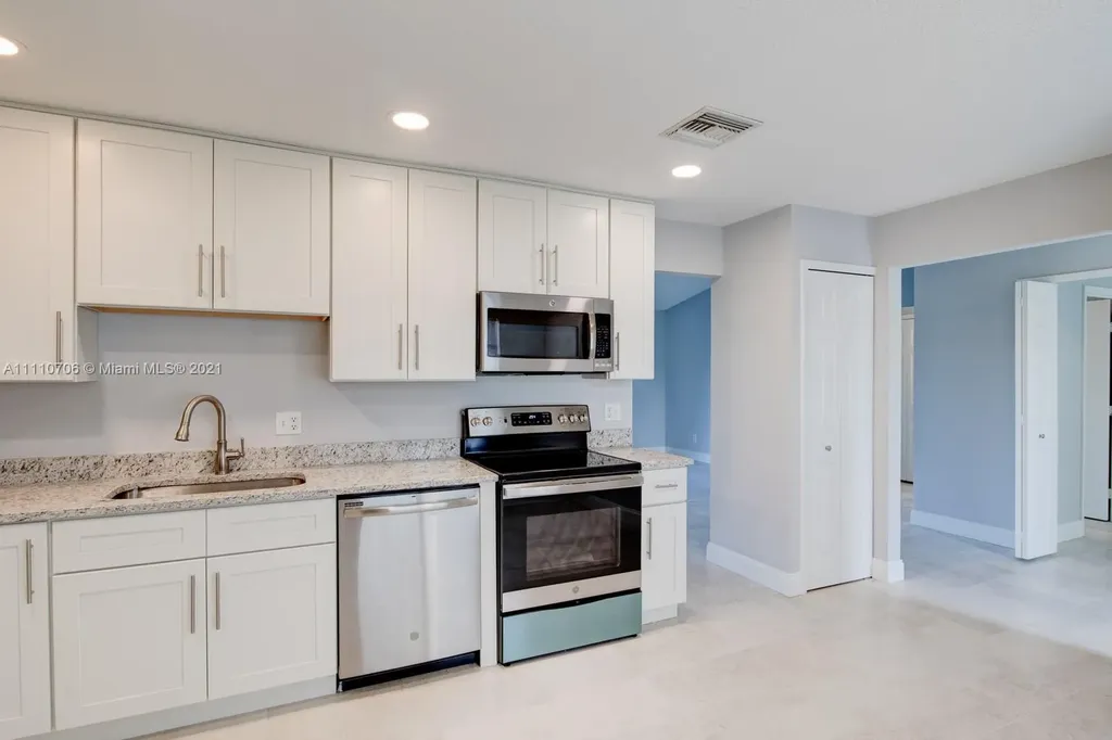 761 Glencove Avenue NW Palm Bay FL 32907