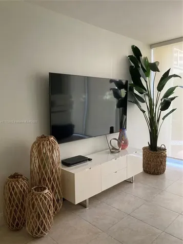 5161 Collins Avenue Miami Beach FL 33140