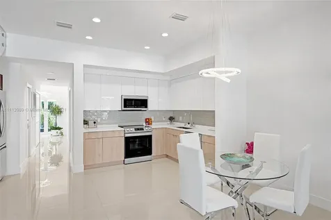 1486 NE 34th Street Oakland Park FL 33334