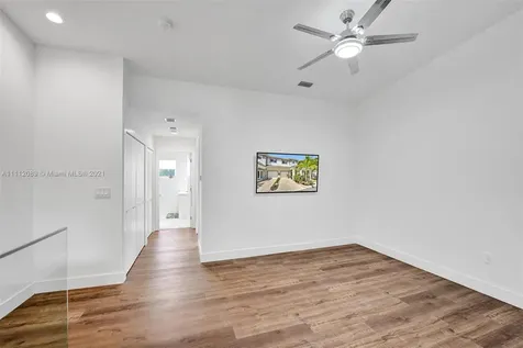 1486 NE 34th Street Oakland Park FL 33334