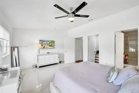 1486 NE 34th Street Oakland Park FL 33334