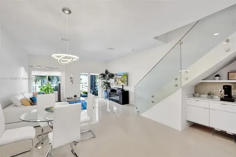 1486 NE 34th Street Oakland Park FL 33334