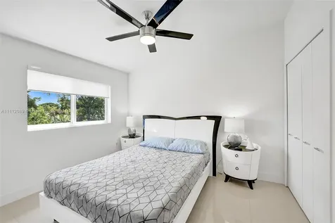1486 NE 34th Street Oakland Park FL 33334