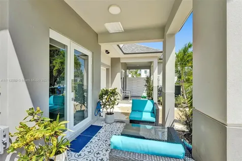 1486 NE 34th Street Oakland Park FL 33334