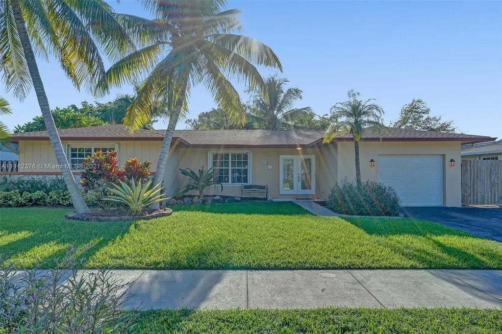 20400 SW 84th Avenue Cutler Bay FL 33189