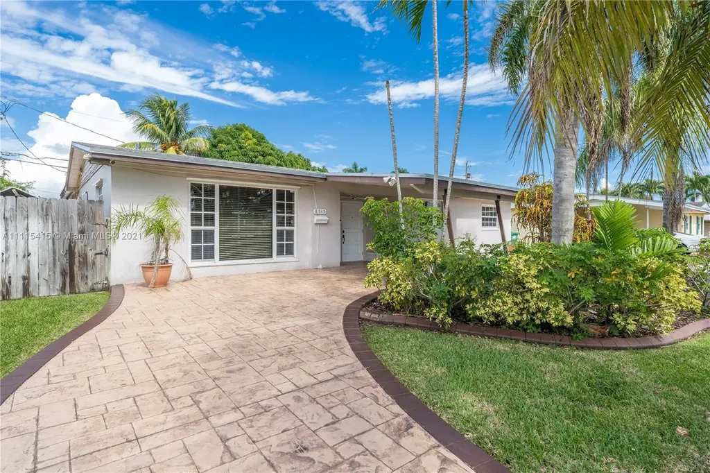 8945 SW 199th Street Cutler Bay FL 33157