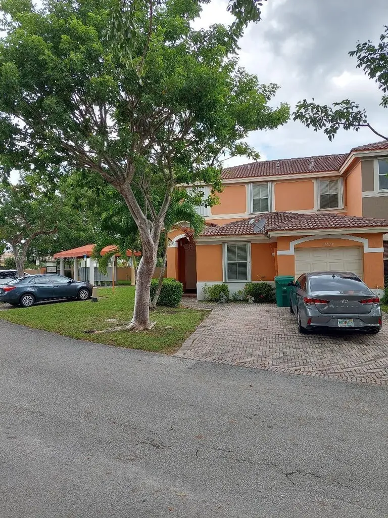 16539 SW 47th Terrace Miami FL 33185