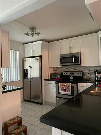427 Lakeview Drive Weston FL 33326