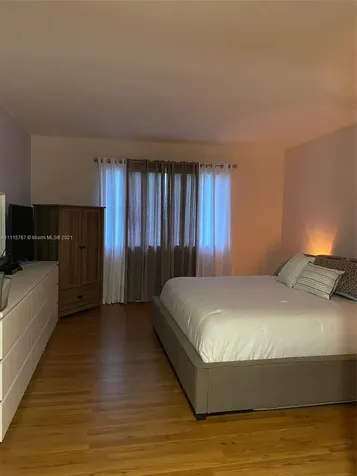 427 Lakeview Drive Weston FL 33326