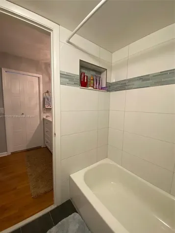 427 Lakeview Drive Weston FL 33326