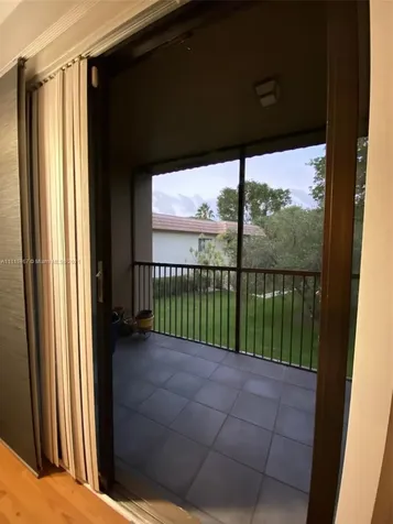 427 Lakeview Drive Weston FL 33326
