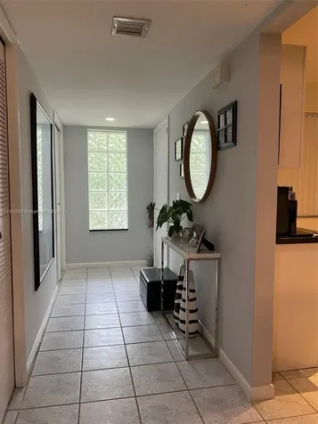 427 Lakeview Drive Weston FL 33326