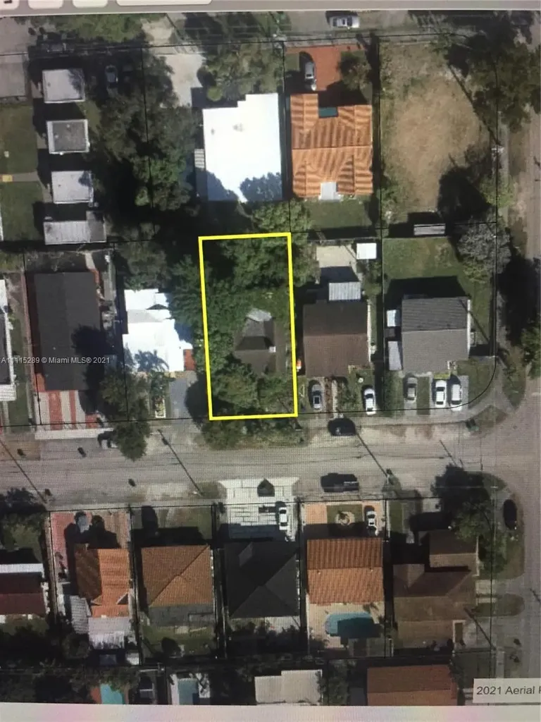4339 SW 9th Terrace Miami FL 33134