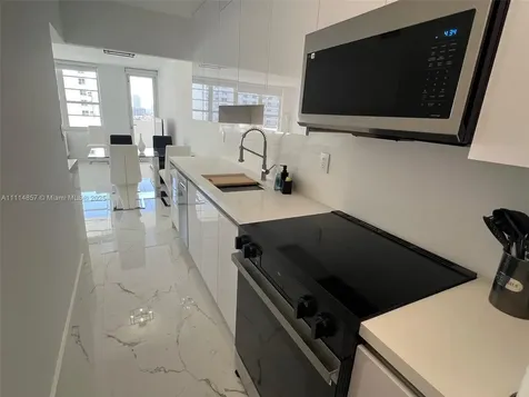 100 Lincoln Road Miami Beach FL 33139