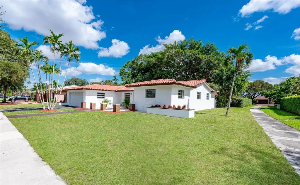 14111 Cypress Court Miami Lakes FL 33014