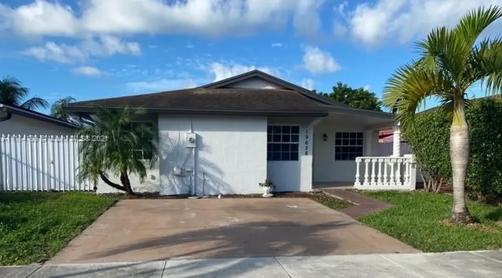 19628 SW 122nd Place Miami FL 33177