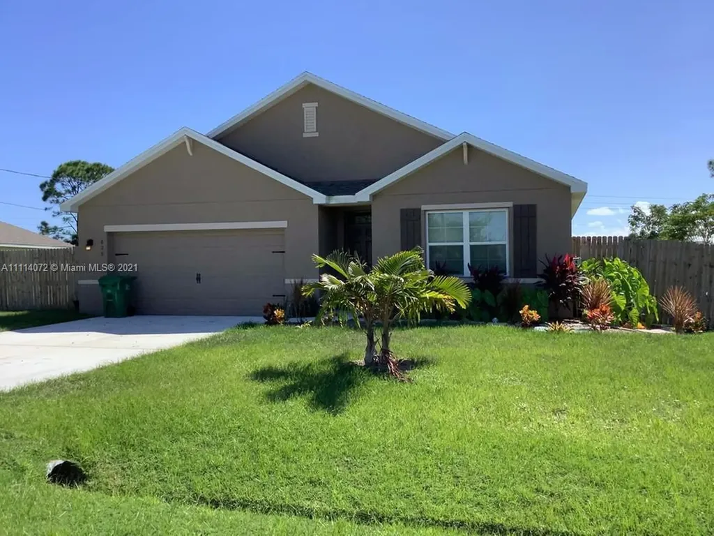 628 SW Eyerly Avenue Port St. Lucie FL 34983