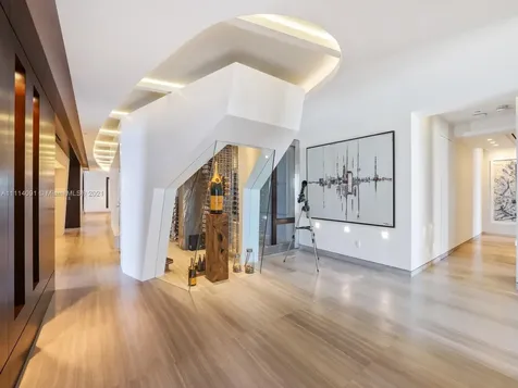 1425 Brickell Avenue Miami FL 33131