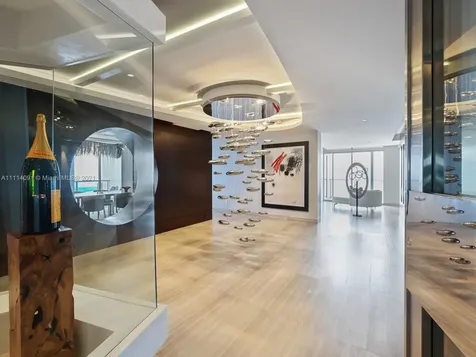 1425 Brickell Avenue Miami FL 33131