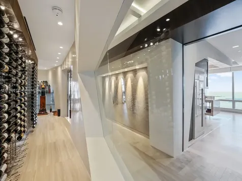 1425 Brickell Avenue Miami FL 33131