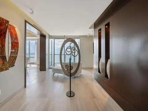 1425 Brickell Avenue Miami FL 33131