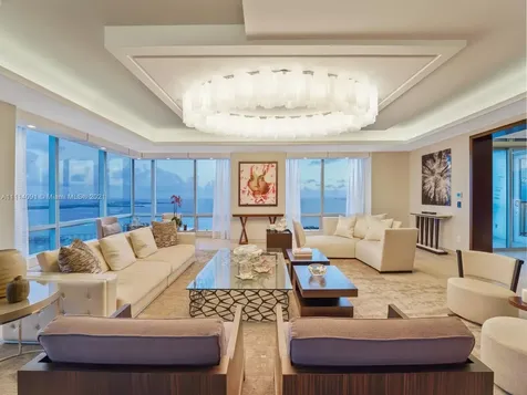 1425 Brickell Avenue Miami FL 33131