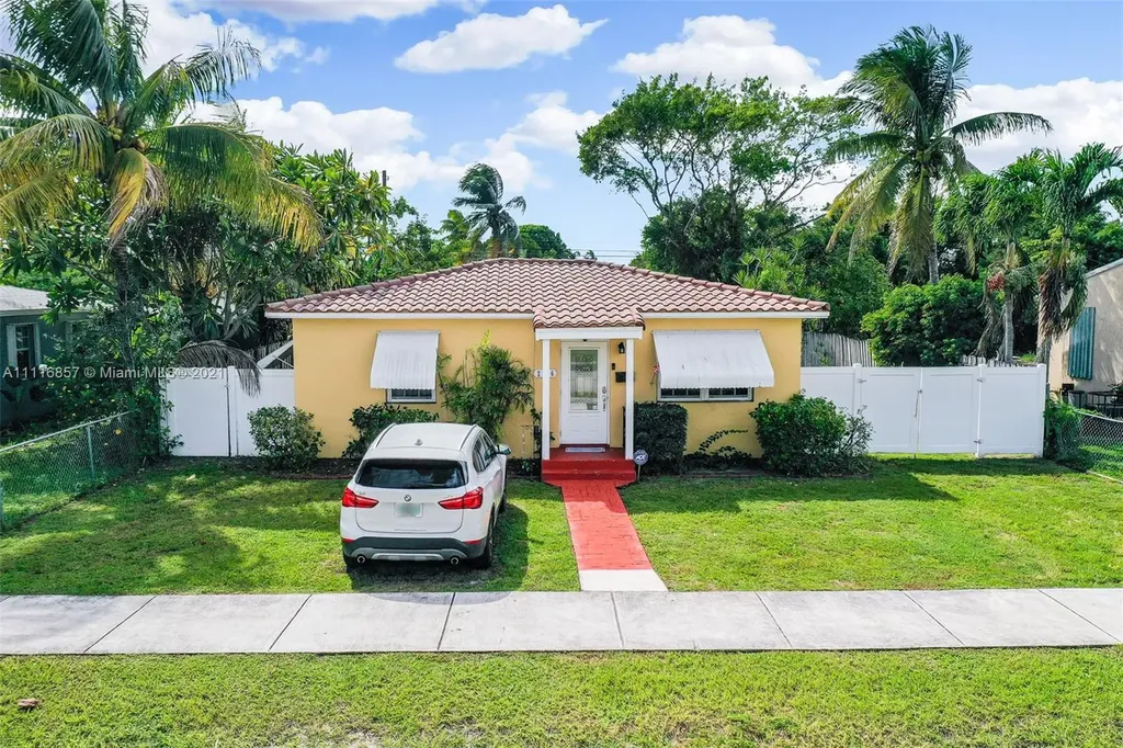2736 Dewey Street Hollywood FL 33020