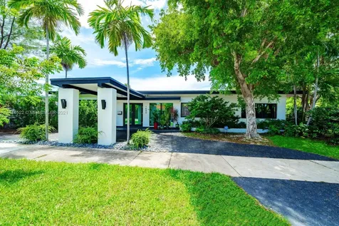 1600 Cleveland Road Miami Beach FL 33141