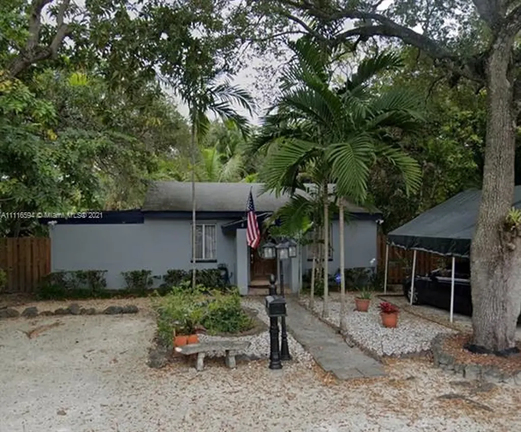 7721 SW 61st Avenue South Miami FL 33143