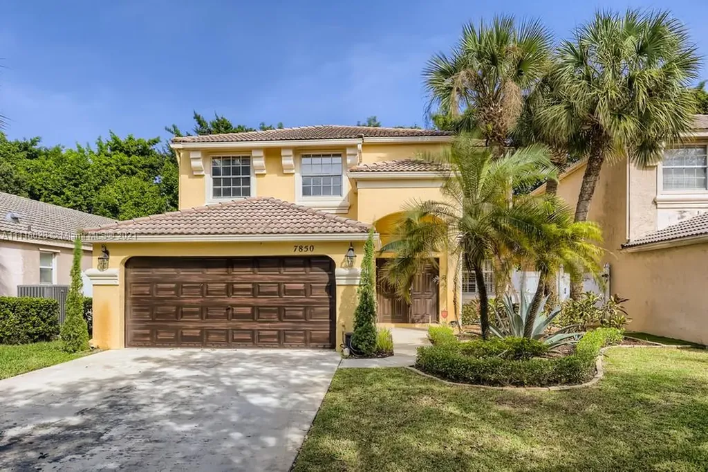 7850 Oak Grove Circle Lake Worth FL 33467