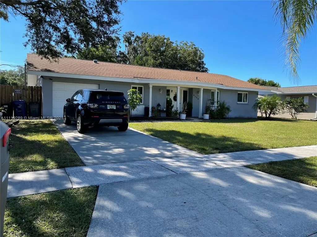 2738 White Sands Drive Sarasota FL 34231