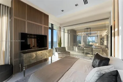 2201 Collins Avenue Miami Beach FL 33139