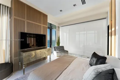 2201 Collins Avenue Miami Beach FL 33139