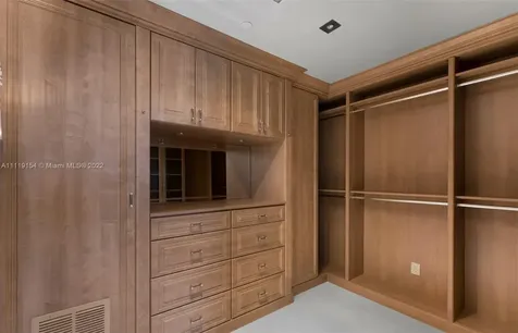 2201 Collins Avenue Miami Beach FL 33139