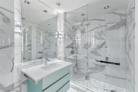 2201 Collins Avenue Miami Beach FL 33139