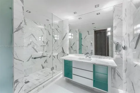 2201 Collins Avenue Miami Beach FL 33139
