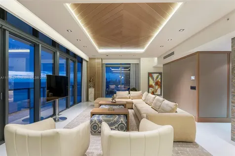 2201 Collins Avenue Miami Beach FL 33139