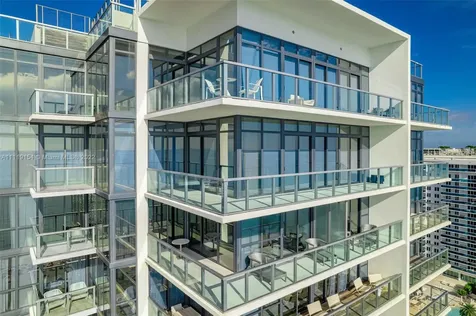 2201 Collins Avenue Miami Beach FL 33139