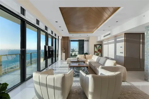 2201 Collins Avenue Miami Beach FL 33139