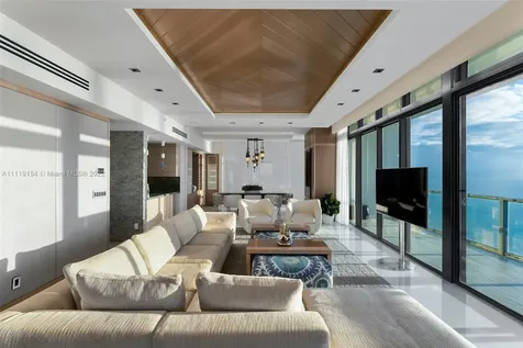 2201 Collins Avenue Miami Beach FL 33139