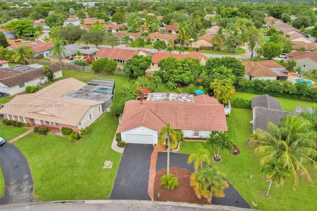 11070 Glenwood Drive Coral Springs FL 33065