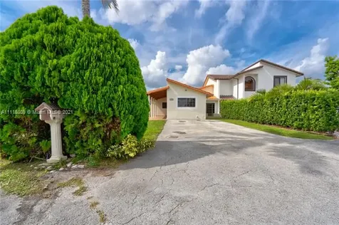 7697 N Augusta Drive Hialeah FL 33015